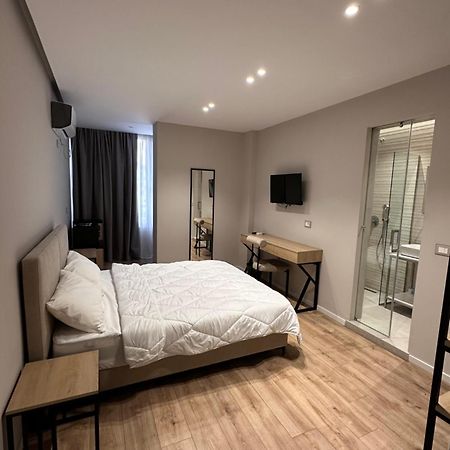Amazon 8 Guesthouse Tiranë Luaran gambar