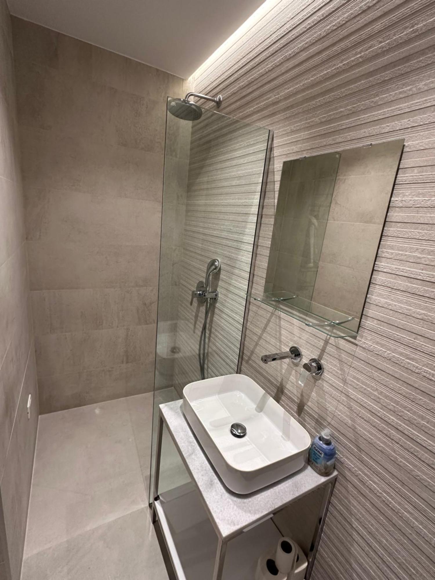 Amazon 8 Guesthouse Tiranë Luaran gambar