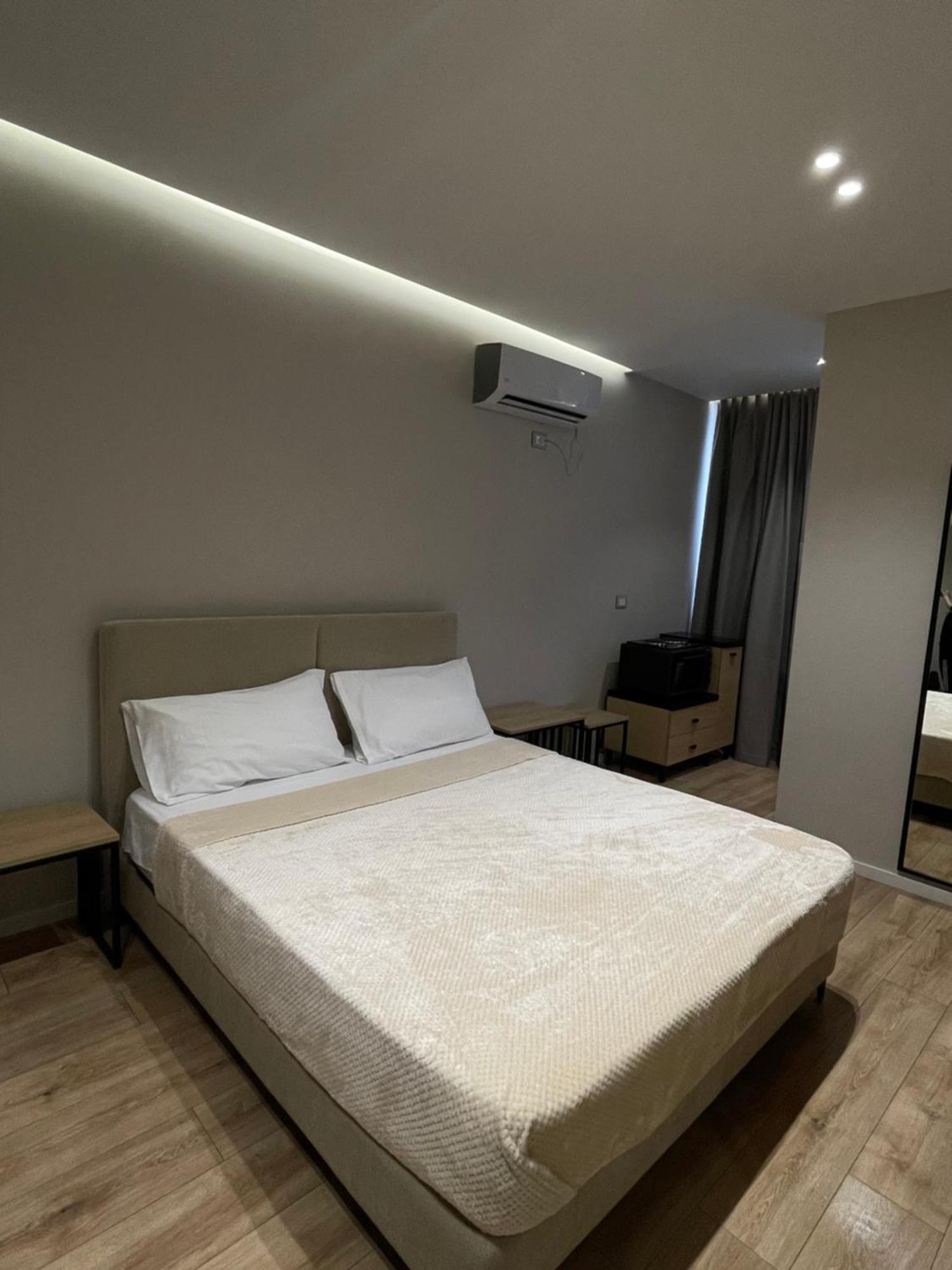 Amazon 8 Guesthouse Tiranë Luaran gambar