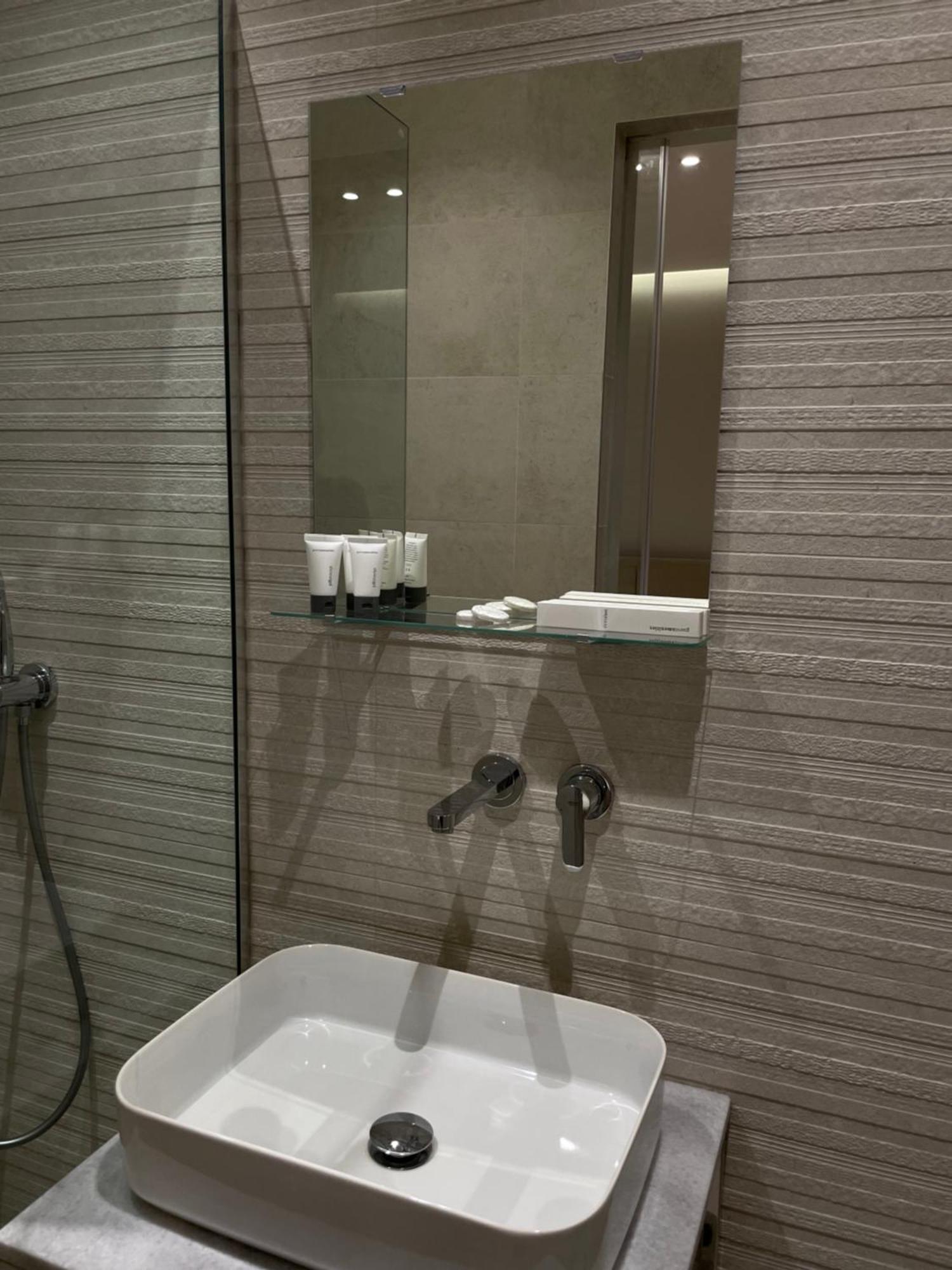 Amazon 8 Guesthouse Tiranë Luaran gambar
